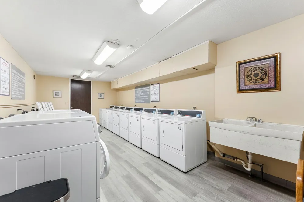 2800 Hamline Avenue #216 Roseville, MN 55113