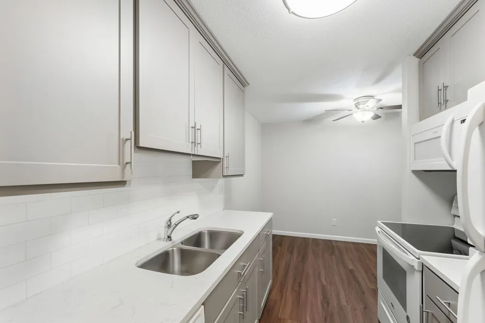 2800 Hamline Avenue #216 Roseville, MN 55113