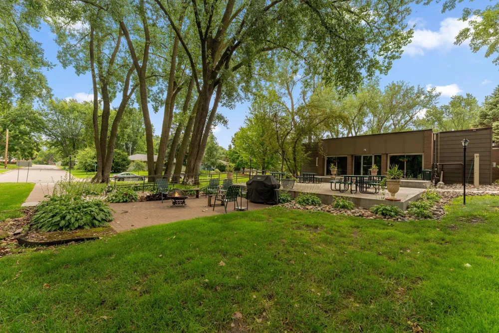 2800 Hamline Avenue #216 Roseville, MN 55113