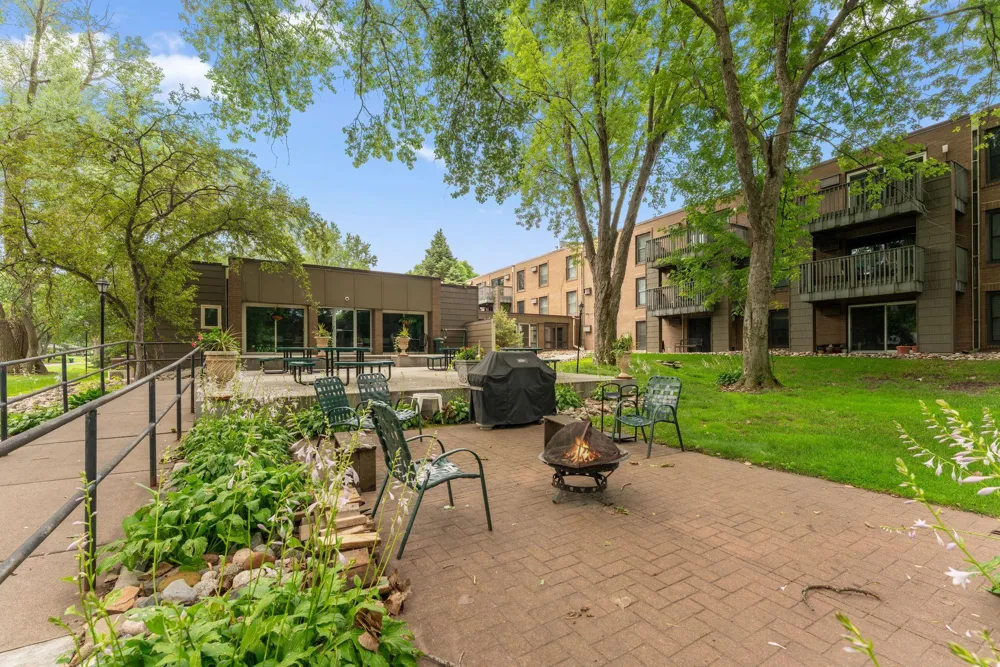 2800 Hamline Avenue #216 Roseville, MN 55113