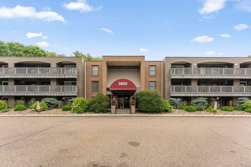 2800 Hamline Avenue #216 Roseville, MN 55113