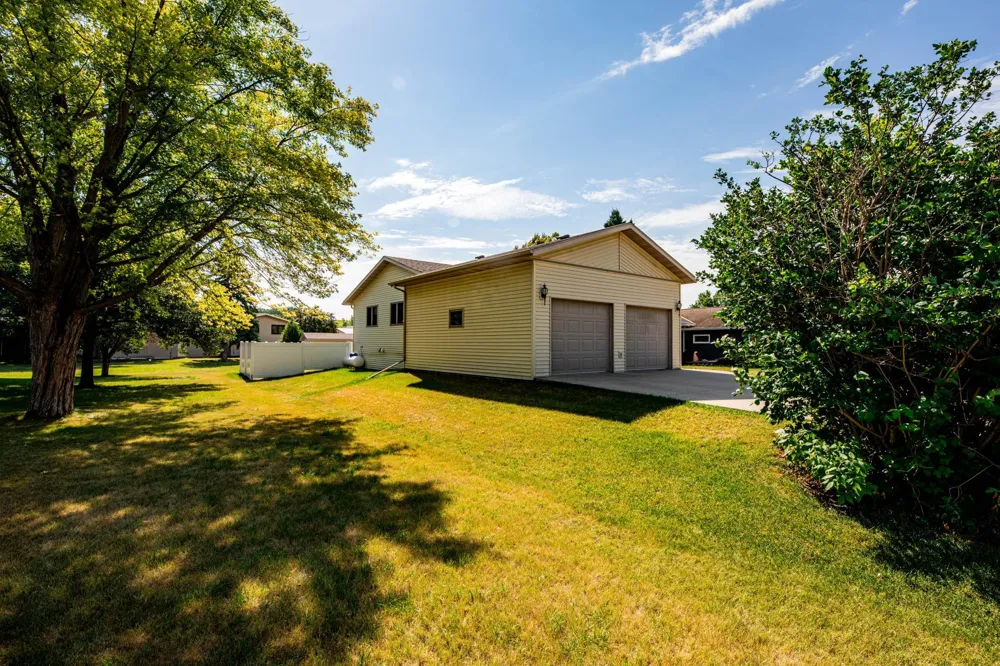 1105 Broadway Street Lisbon, ND 58054