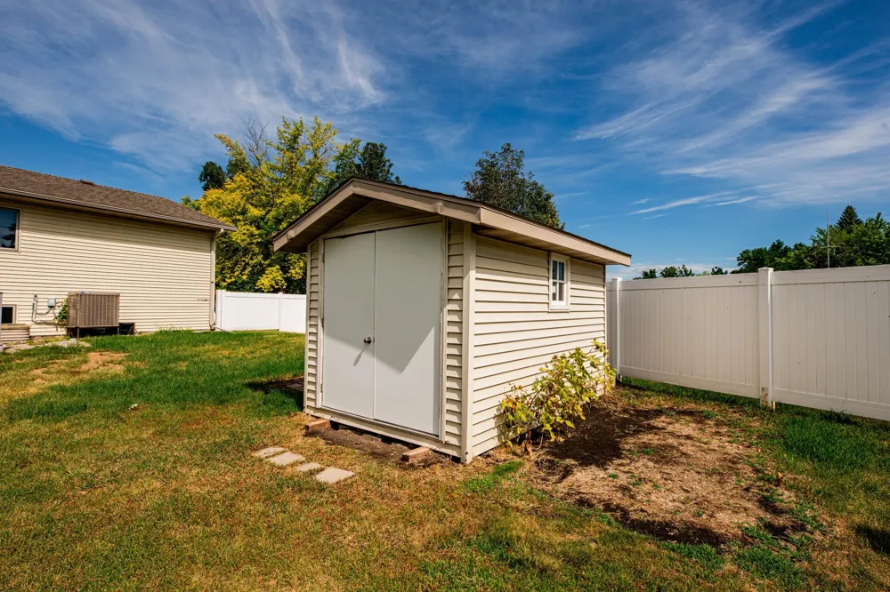 1105 Broadway Street Lisbon, ND 58054