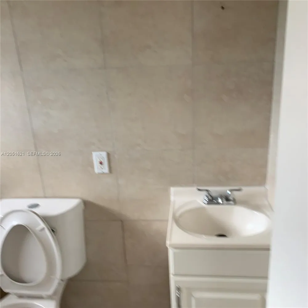 308 NW 9th St Hallandale Beach, FL 33009