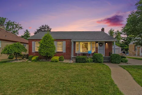 229 Spink Street