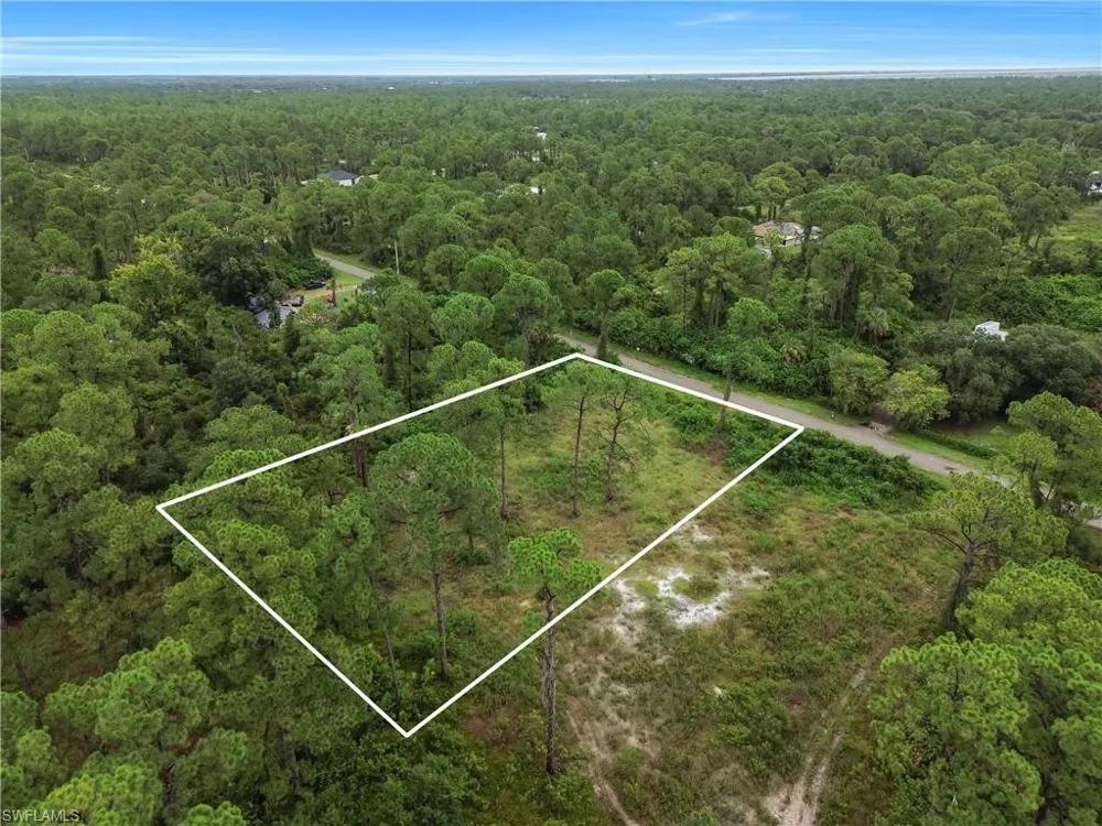 2005 Columbus Avenue Alva, FL 33920