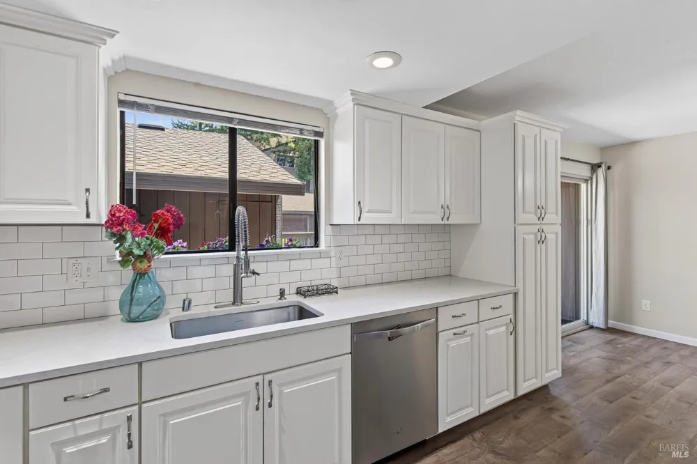 218 Los Alamos Road Santa Rosa, CA 95409