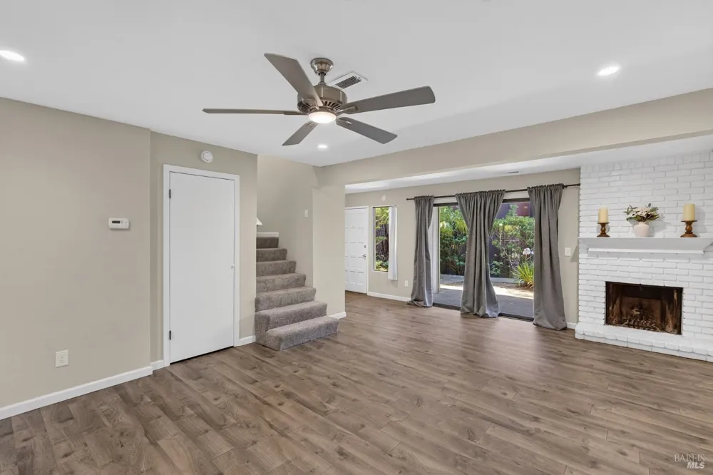 218 Los Alamos Road Santa Rosa, CA 95409