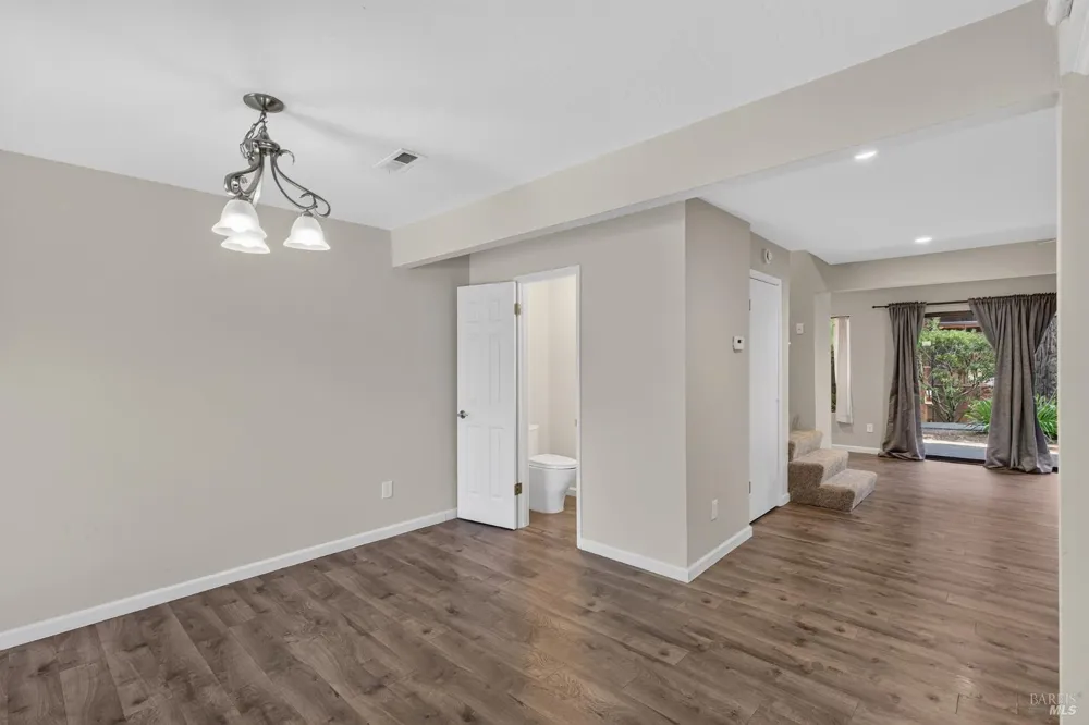 218 Los Alamos Road Santa Rosa, CA 95409