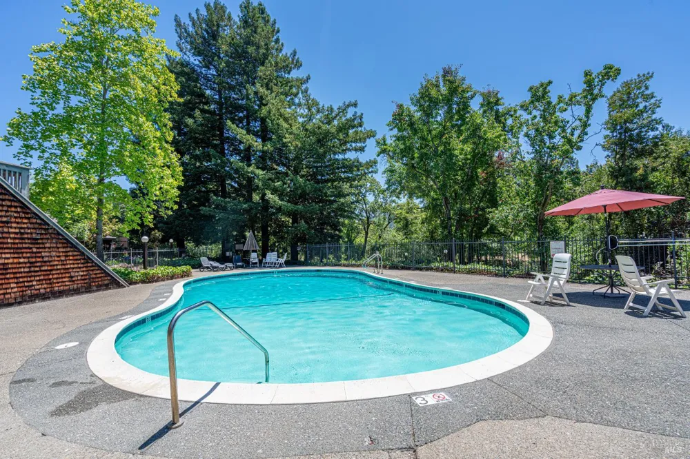 218 Los Alamos Road Santa Rosa, CA 95409