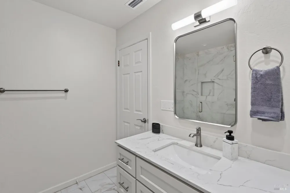 218 Los Alamos Road Santa Rosa, CA 95409