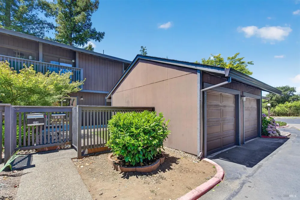 218 Los Alamos Road Santa Rosa, CA 95409