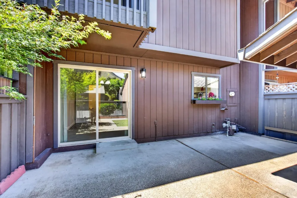 218 Los Alamos Road Santa Rosa, CA 95409