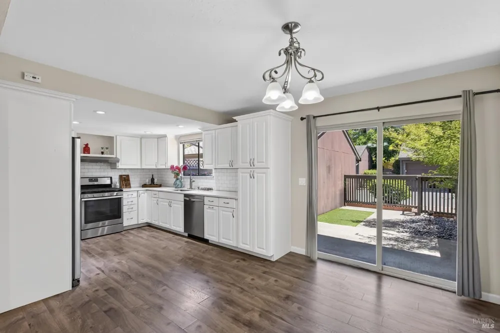 218 Los Alamos Road Santa Rosa, CA 95409