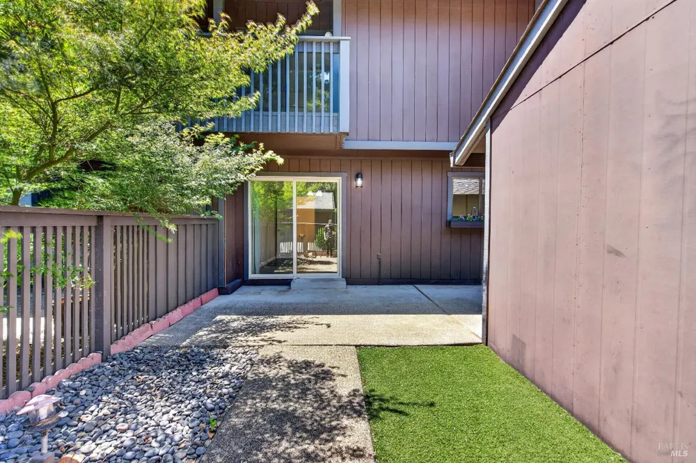218 Los Alamos Road Santa Rosa, CA 95409