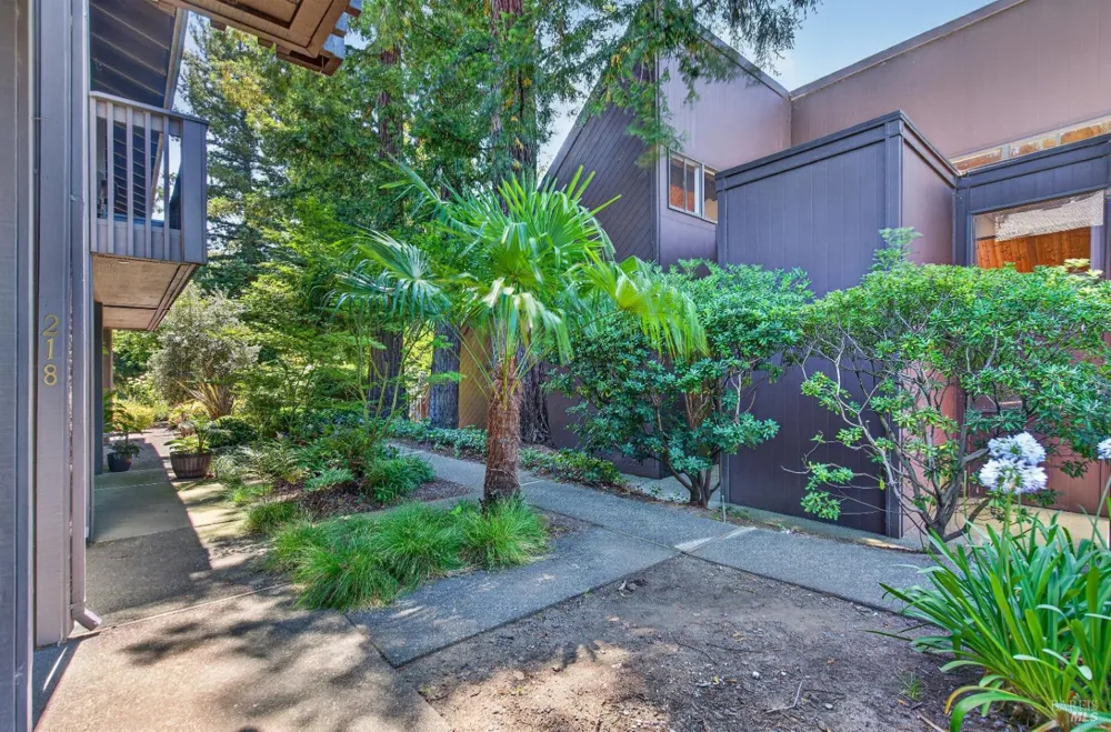 218 Los Alamos Road Santa Rosa, CA 95409