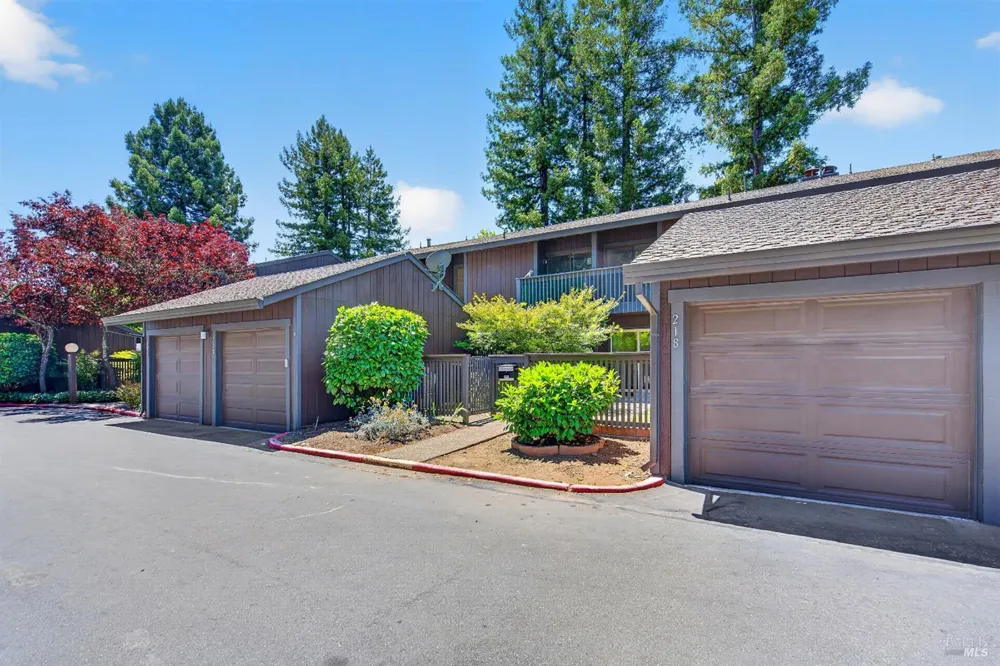 218 Los Alamos Road Santa Rosa, CA 95409