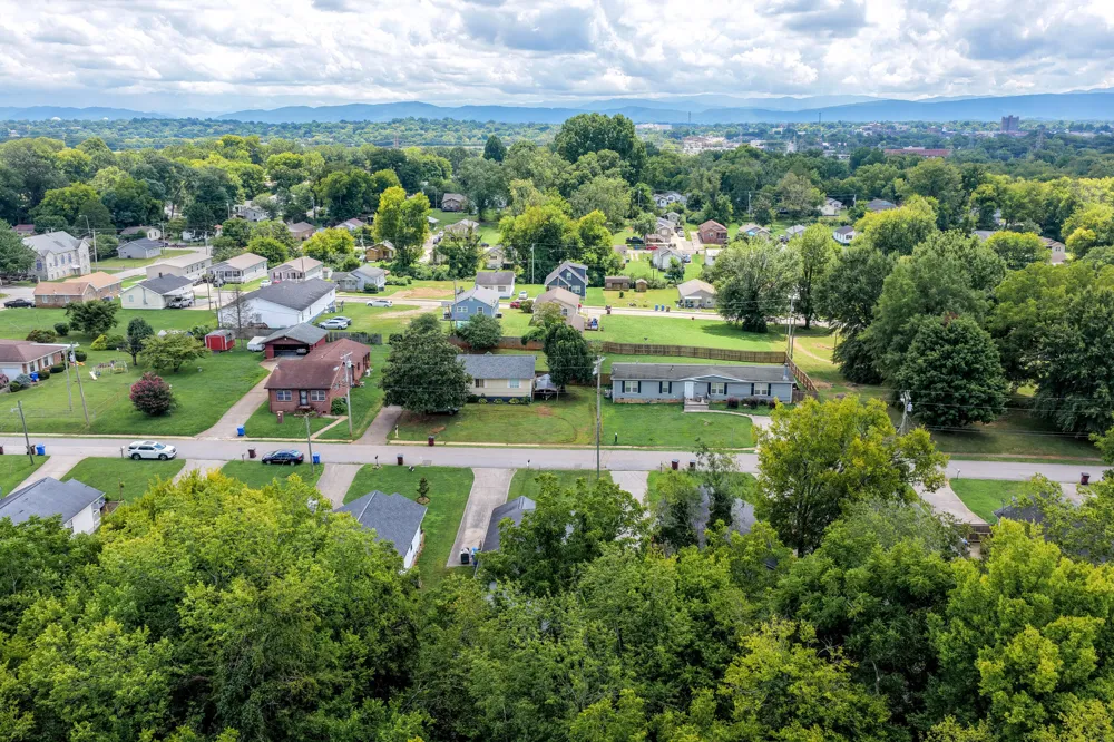 232 W Edison Street Alcoa, TN 37701