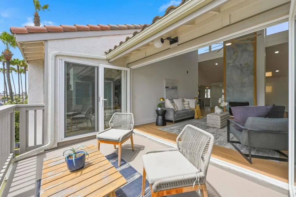 94 Kingston Ct W Coronado, CA 92118