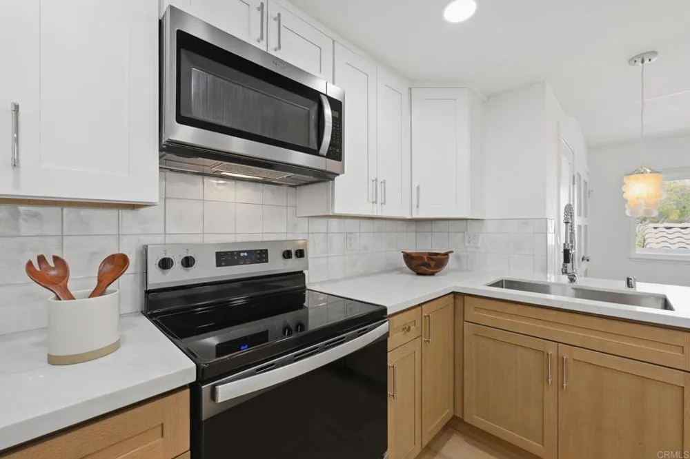 94 Kingston Ct W Coronado, CA 92118