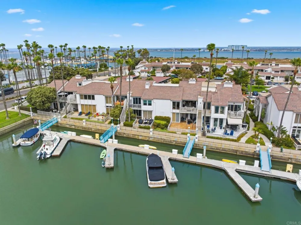 94 Kingston Ct W Coronado, CA 92118