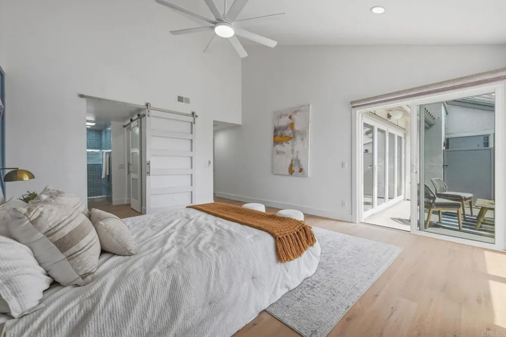 94 Kingston Ct W Coronado, CA 92118