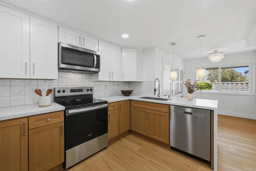 94 Kingston Ct W Coronado, CA 92118