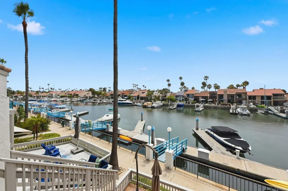 94 Kingston Ct W Coronado, CA 92118