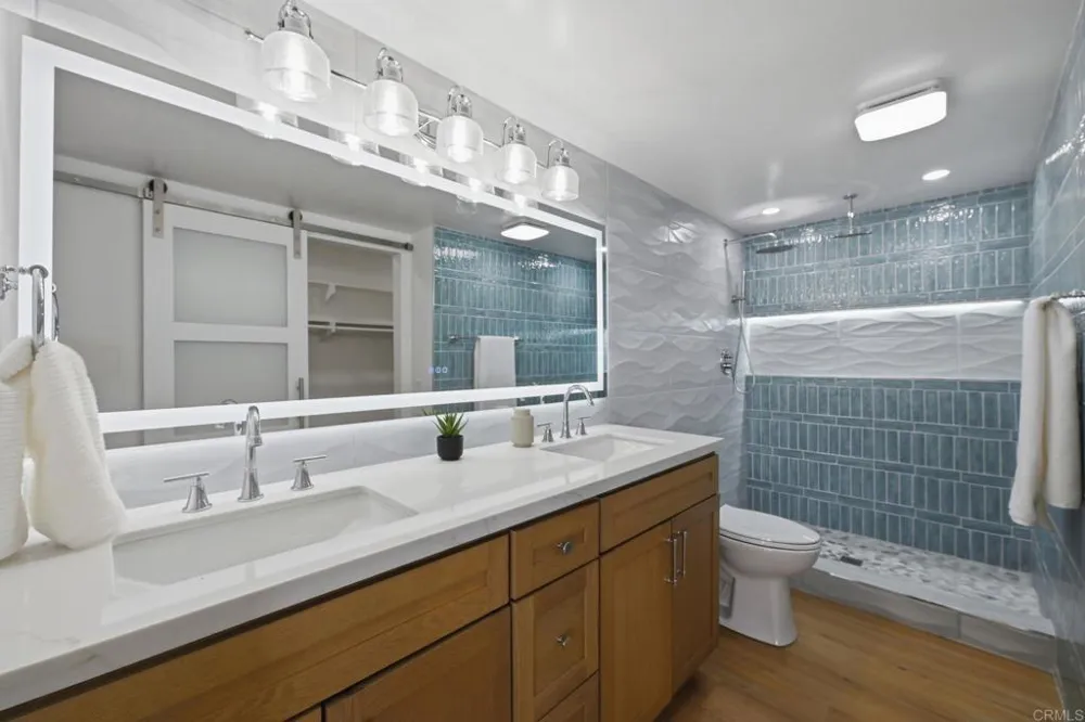 94 Kingston Ct W Coronado, CA 92118