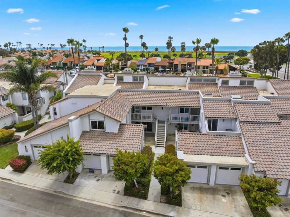 94 Kingston Ct W Coronado, CA 92118