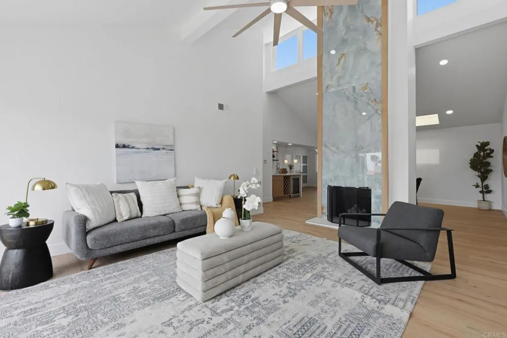 94 Kingston Ct W Coronado, CA 92118
