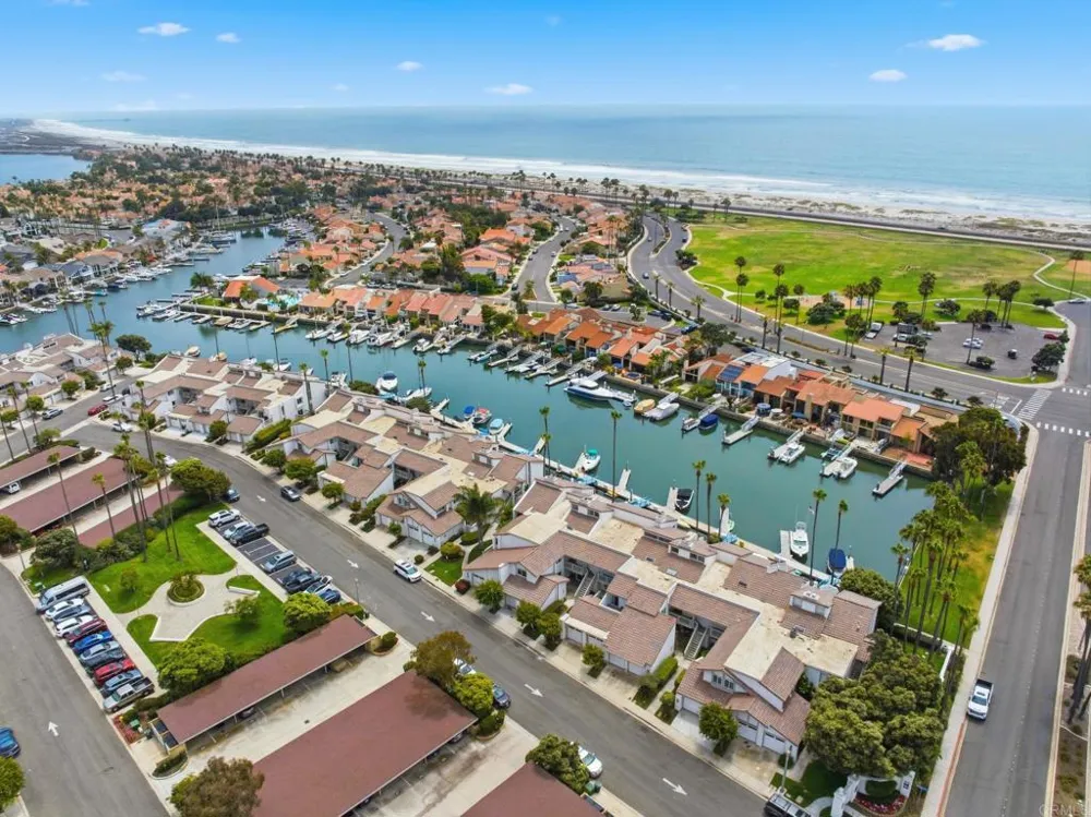 94 Kingston Ct W Coronado, CA 92118
