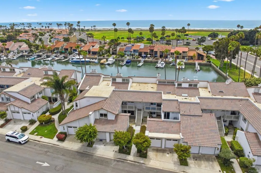 94 Kingston Ct W Coronado, CA 92118