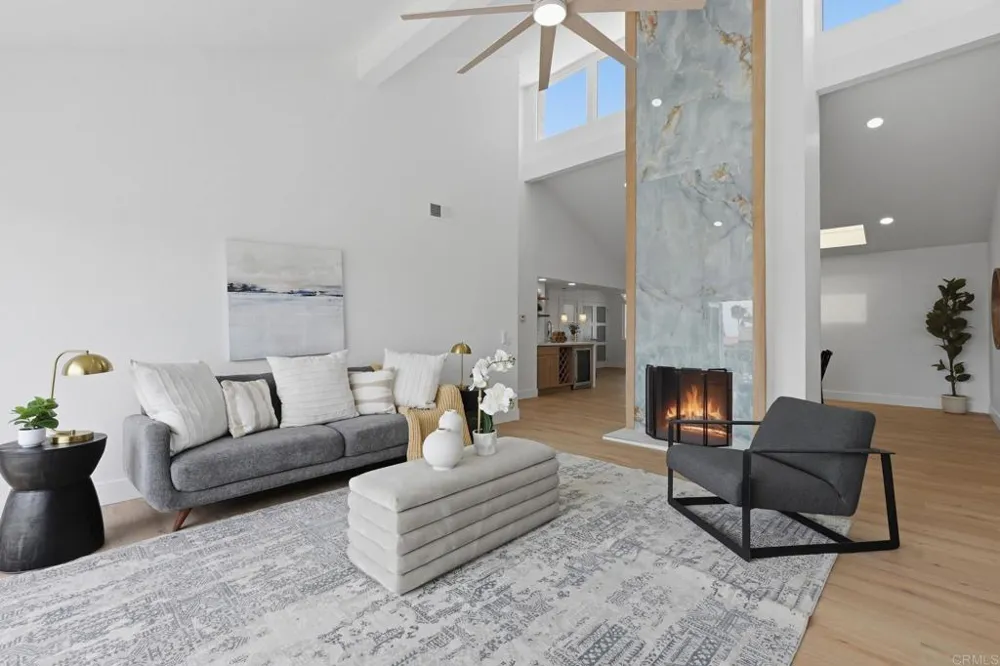 94 Kingston Ct W Coronado, CA 92118