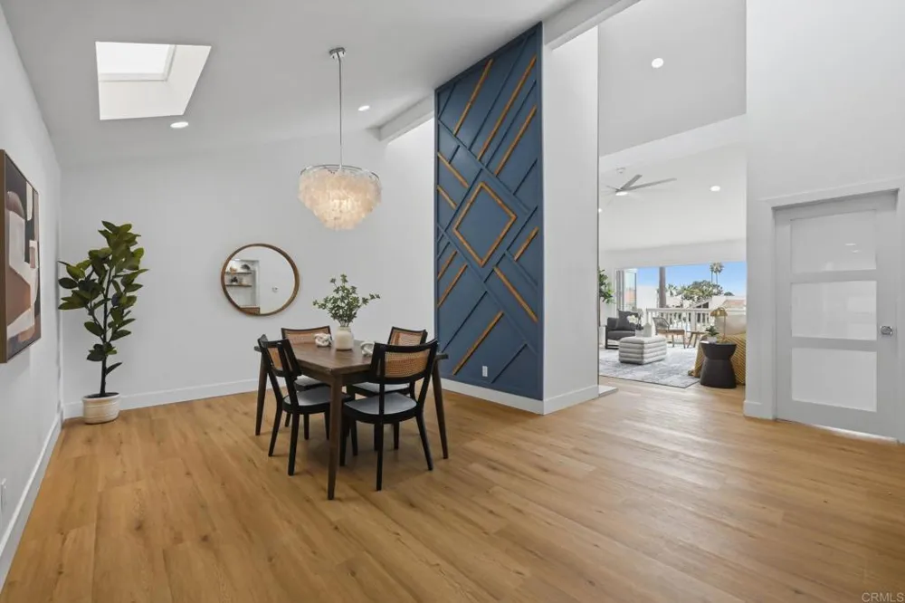 94 Kingston Ct W Coronado, CA 92118