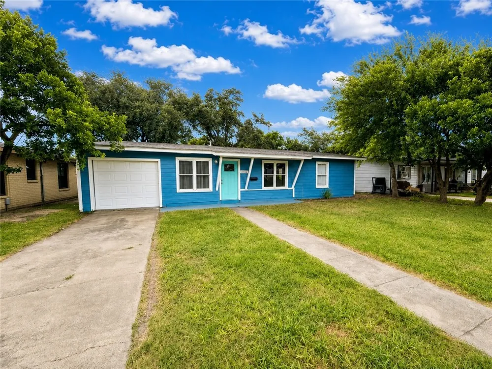 1316 E Johnston Avenue Kingsville, TX 78363