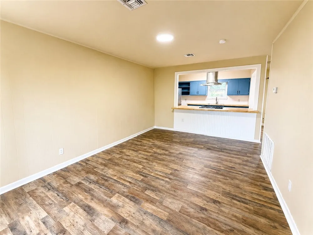 1316 E Johnston Avenue Kingsville, TX 78363