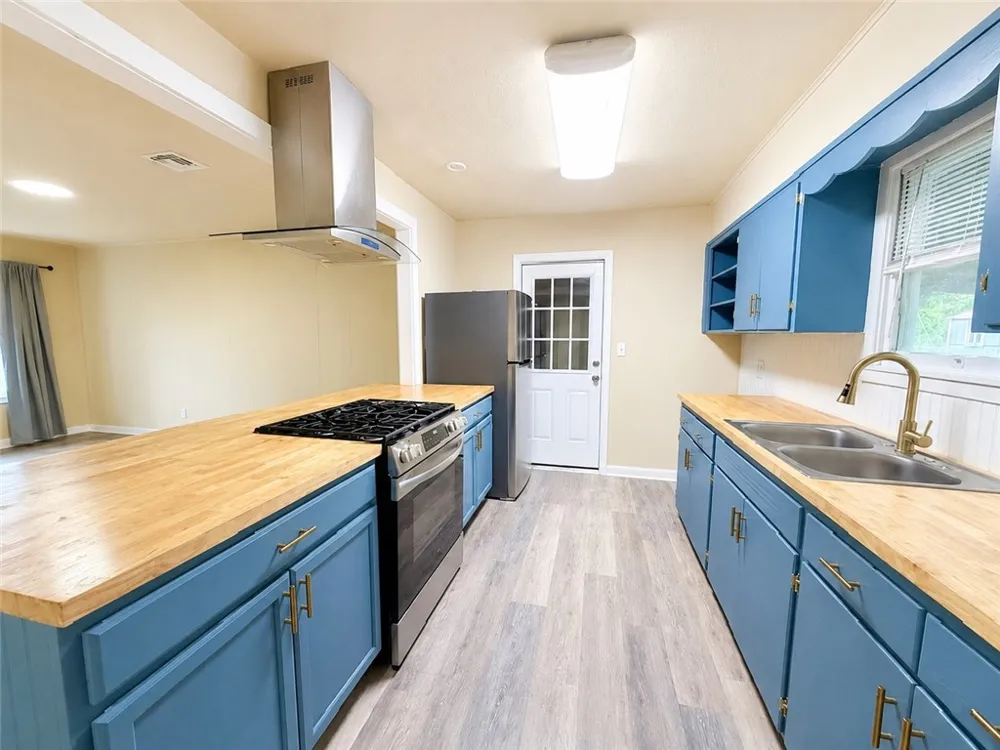 1316 E Johnston Avenue Kingsville, TX 78363