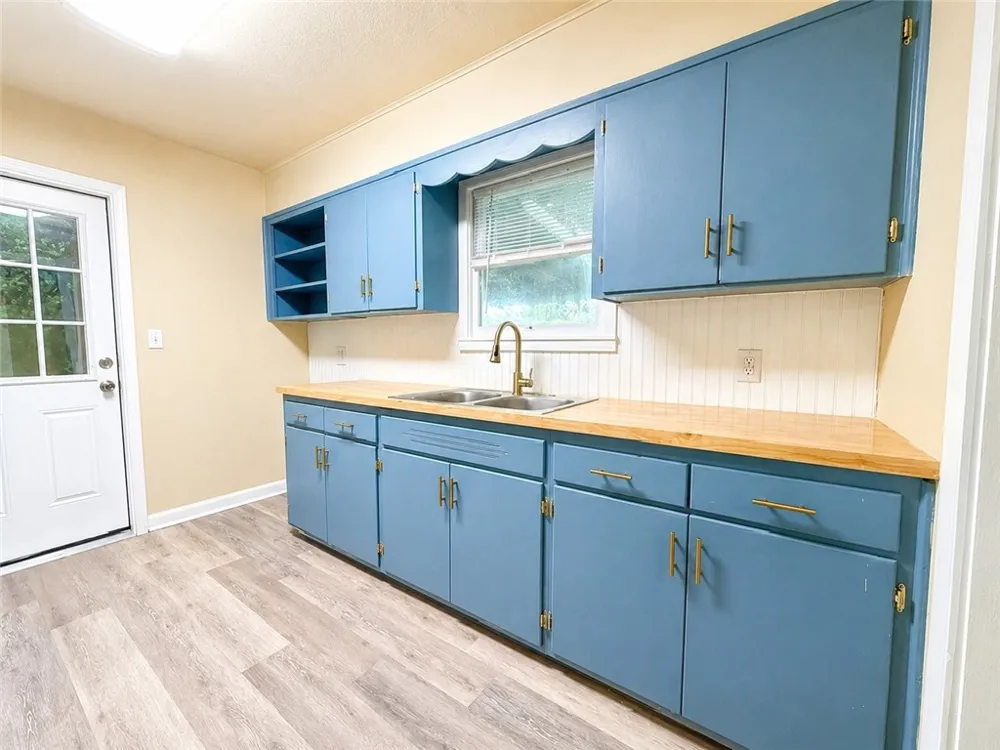 1316 E Johnston Avenue Kingsville, TX 78363