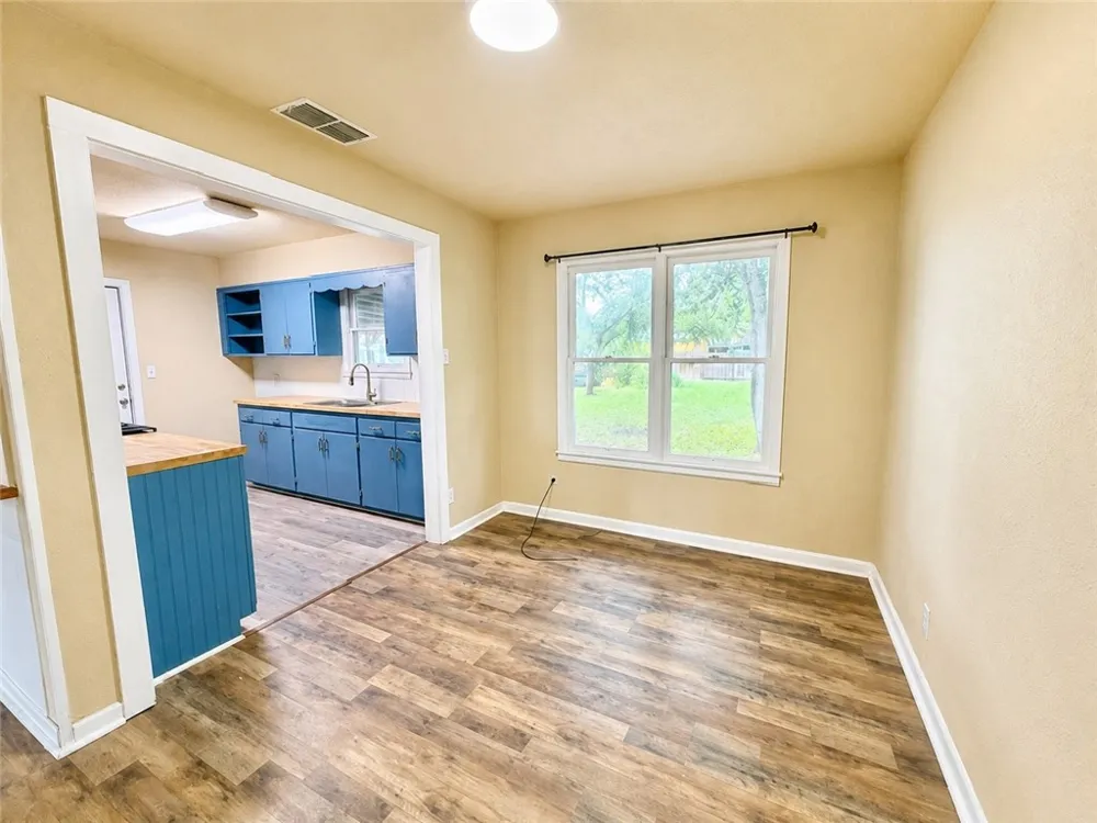 1316 E Johnston Avenue Kingsville, TX 78363