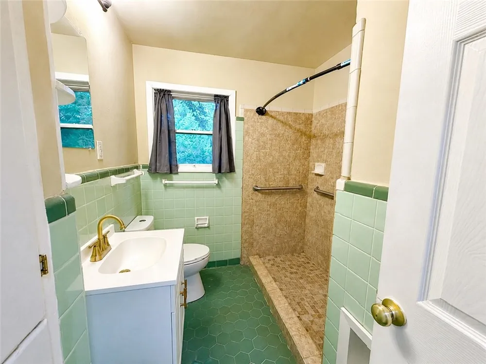 1316 E Johnston Avenue Kingsville, TX 78363