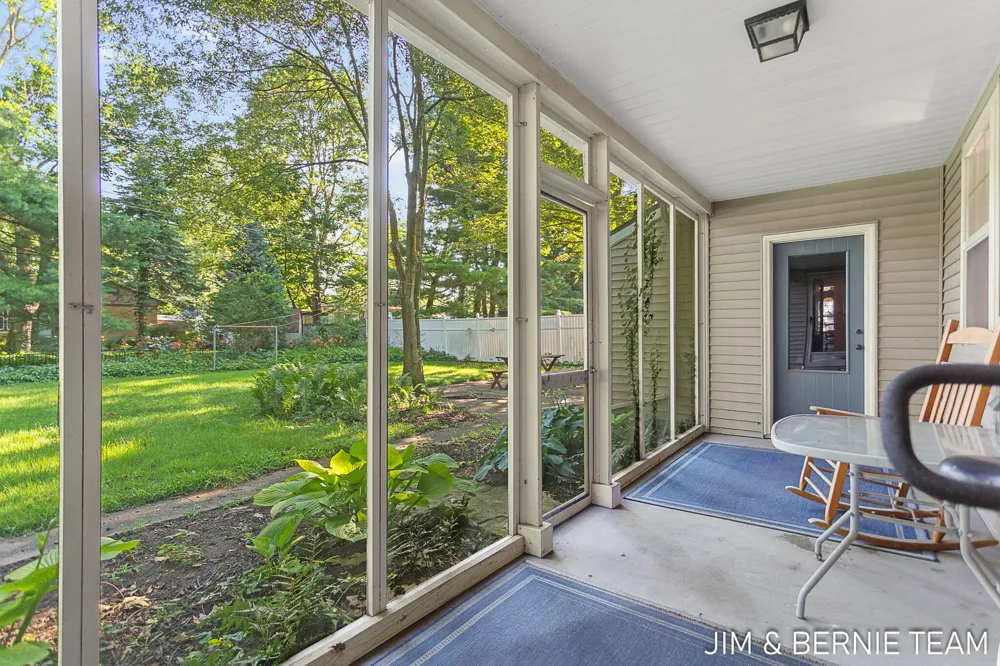 131 E 31st Street Holland City, MI 49423