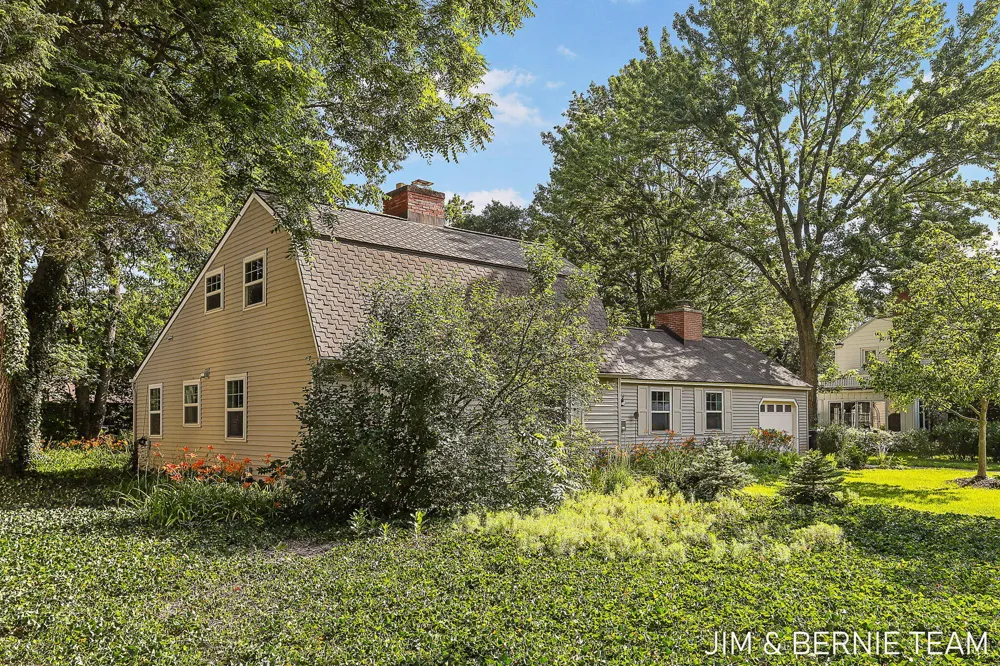 131 E 31st Street Holland City, MI 49423
