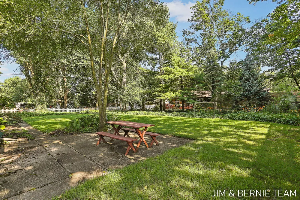 131 E 31st Street Holland City, MI 49423