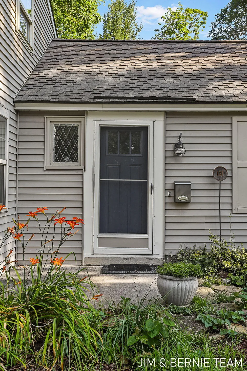 131 E 31st Street Holland City, MI 49423