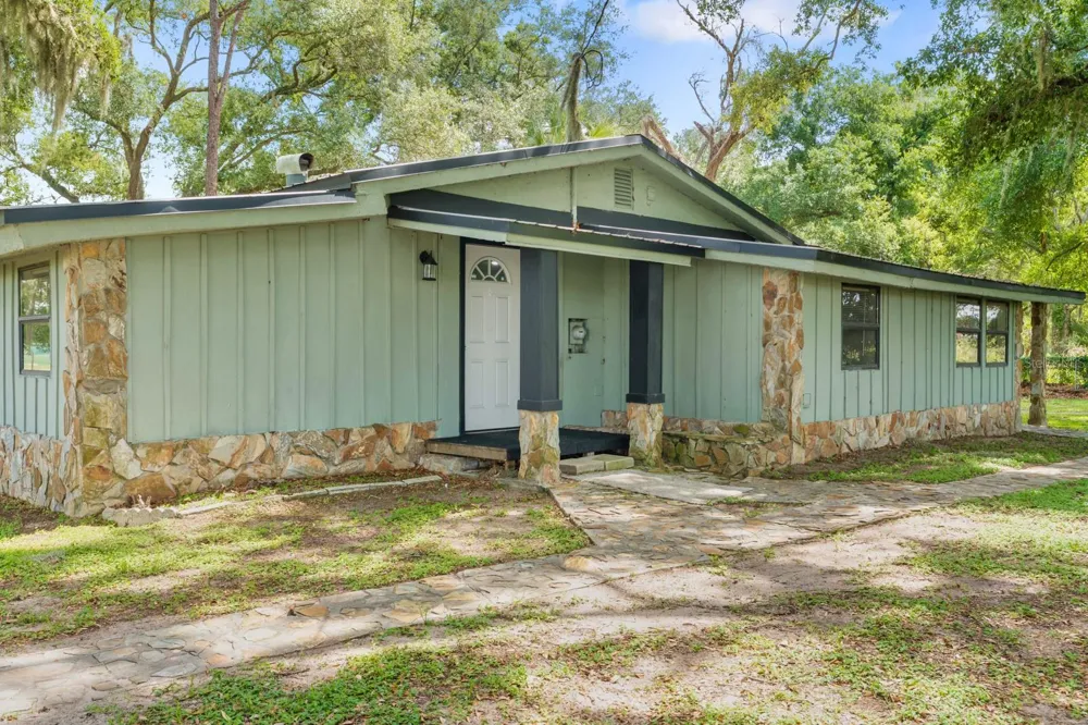 12616 THONOTOSASSA ROAD Thonotosassa, FL 33592