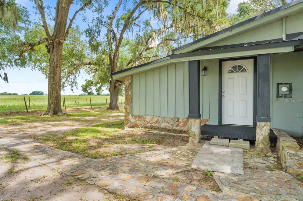 12616 THONOTOSASSA ROAD Thonotosassa, FL 33592