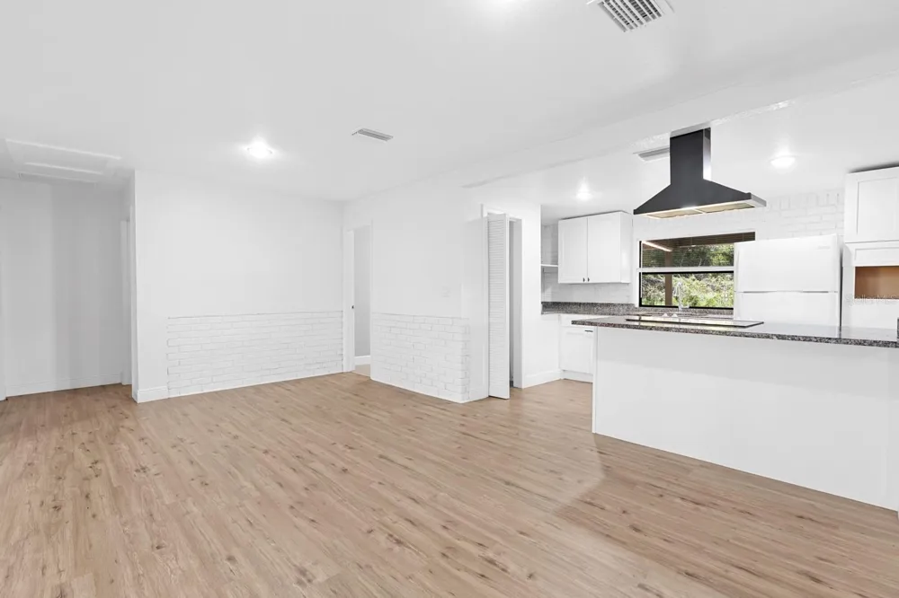 12616 THONOTOSASSA ROAD Thonotosassa, FL 33592