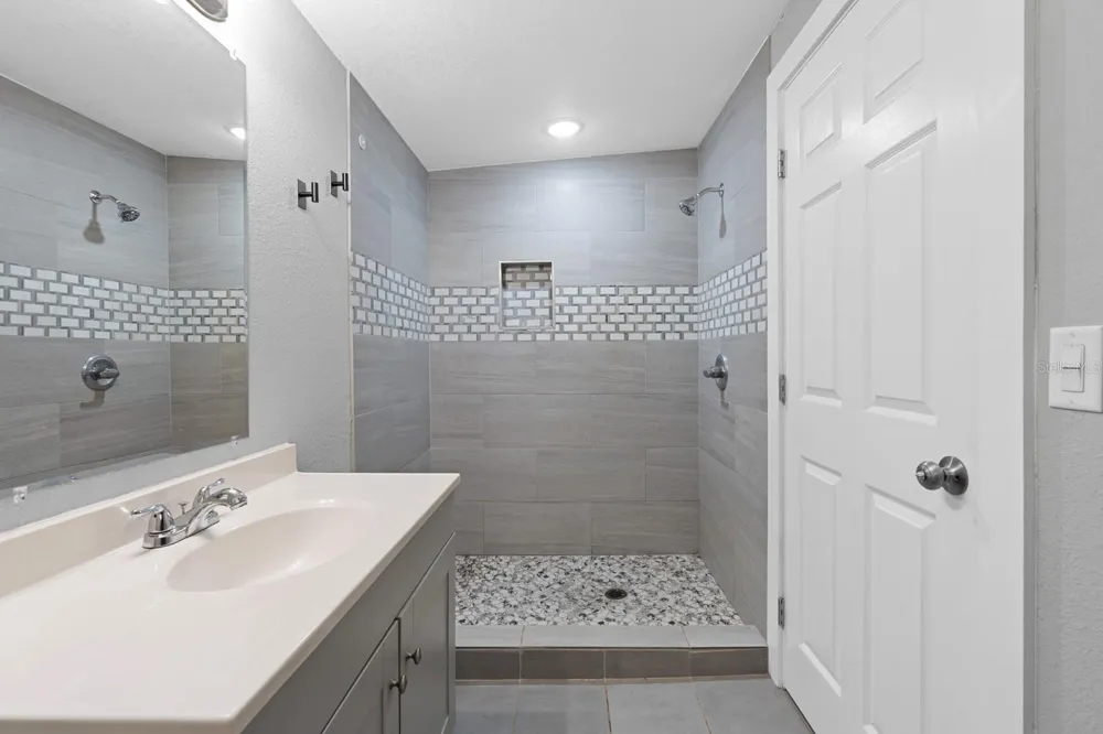 12616 THONOTOSASSA ROAD Thonotosassa, FL 33592
