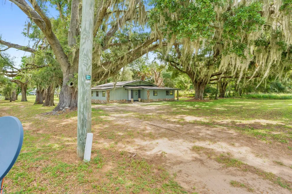 12616 THONOTOSASSA ROAD Thonotosassa, FL 33592